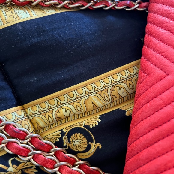 Chanel red handbag - Picture 5 of 15